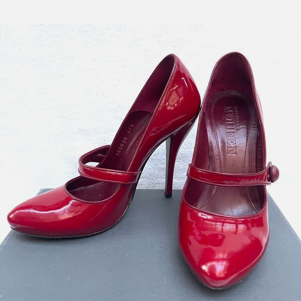ALEXANDER MCQUEEN Mary Jane Red Patent Leather Heels Pumps